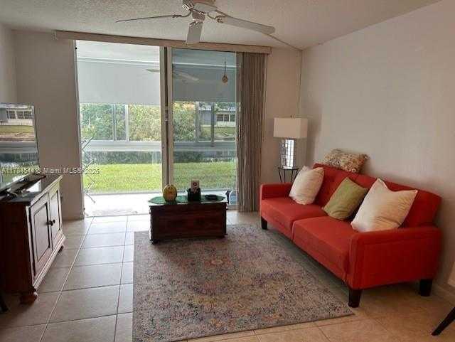 Small Image of 9350 SUNRISE LAKES BLVD #109, Sunrise Number 3