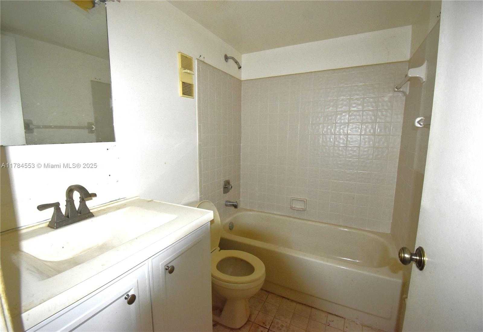 Small Image of 8592 WEST SUNRISE BLVD #303, Plantation Number 14