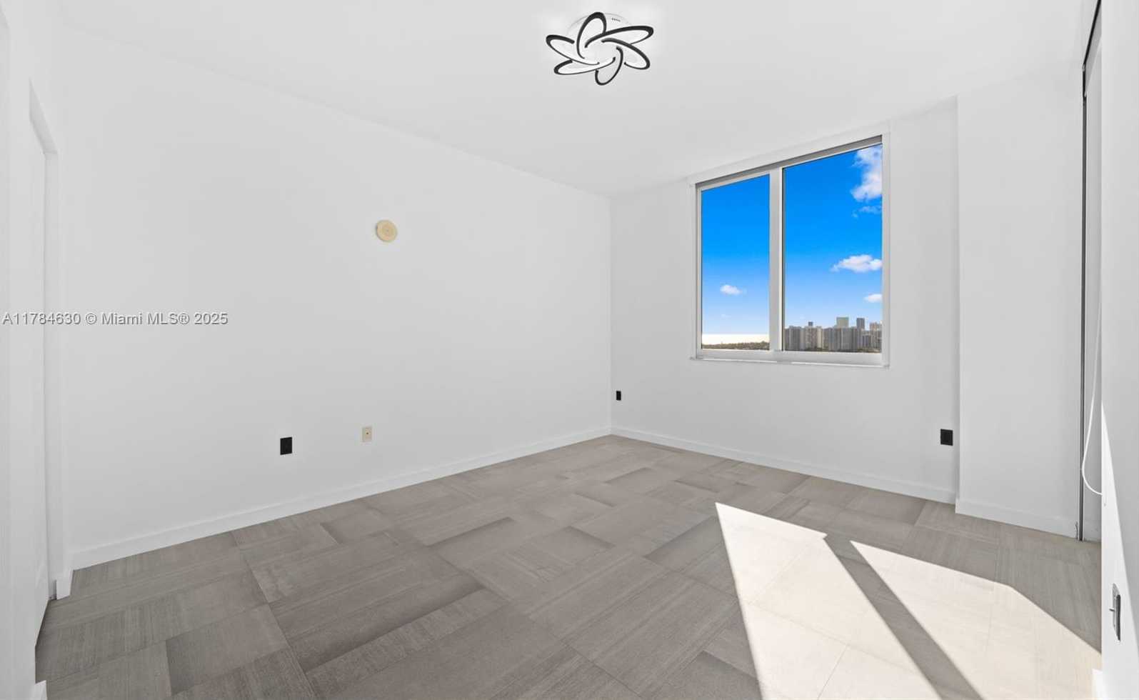 Small Image of 1745 EAST HALLANDALE BEACH BLVD #PH05W, Hallandale Beach Number 16
