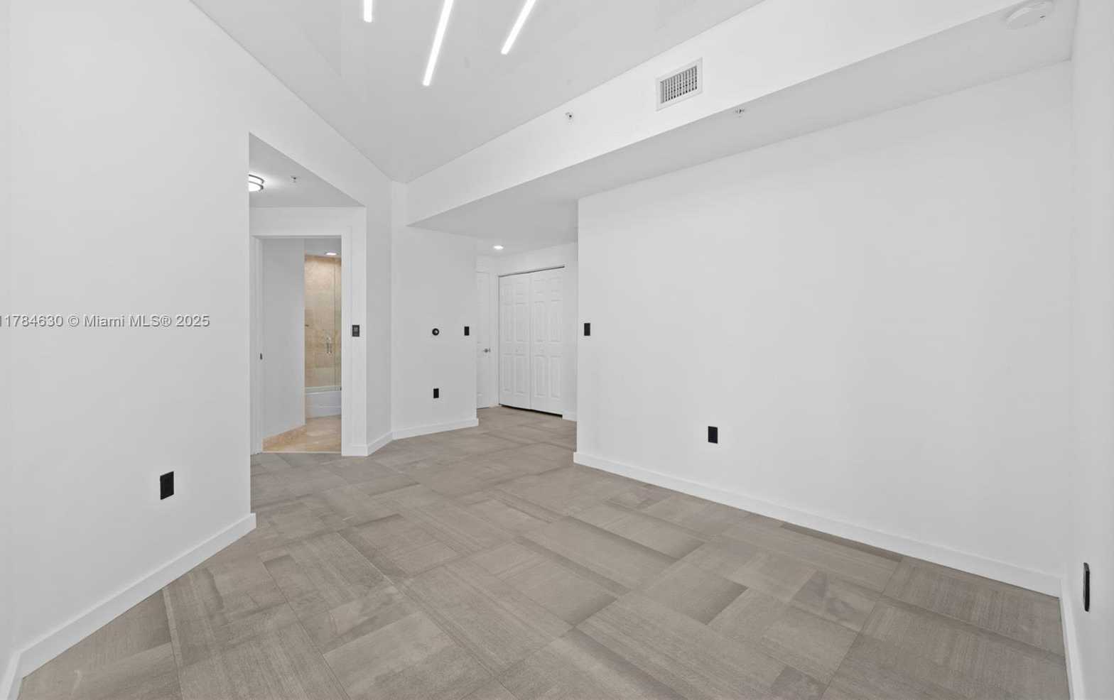 Small Image of 1745 EAST HALLANDALE BEACH BLVD #PH05W, Hallandale Beach Number 6