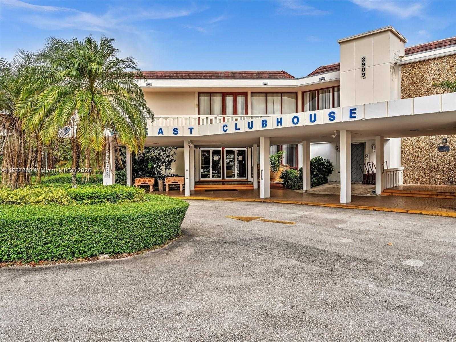 Small Image of Aventura Number 28