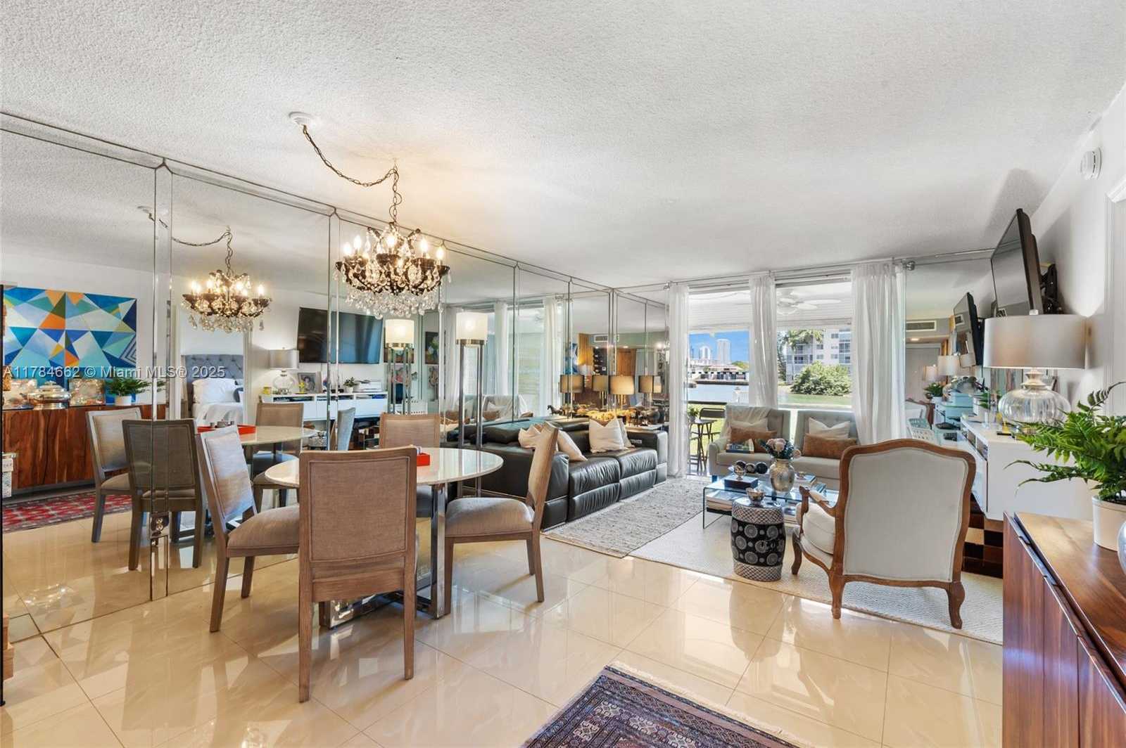 Small Image of Aventura Number 6