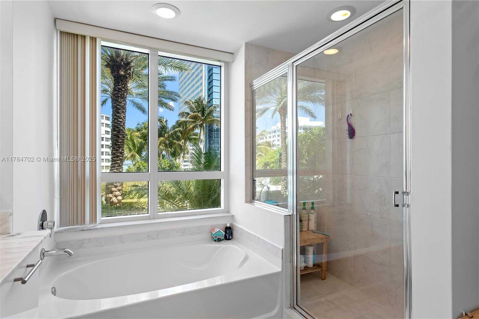 Small Image of 951 Brickell Ave, Miami, FL 33131, USA Number 10