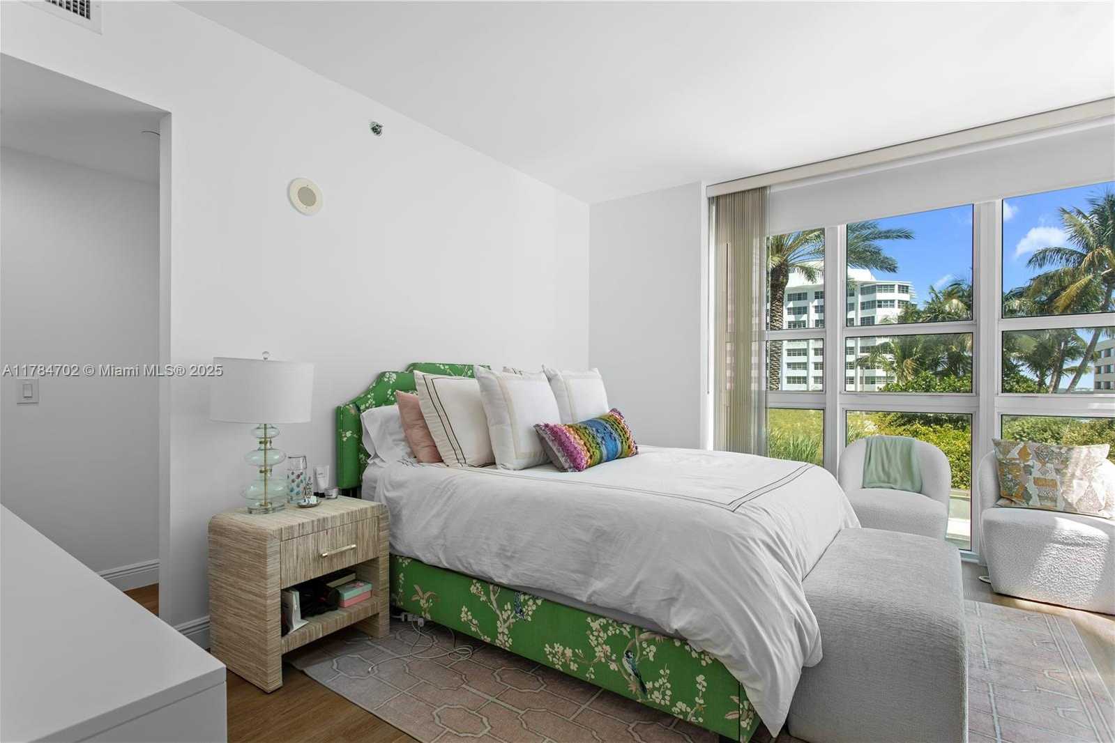 Small Image of 951 Brickell Ave, Miami, FL 33131, USA Number 6