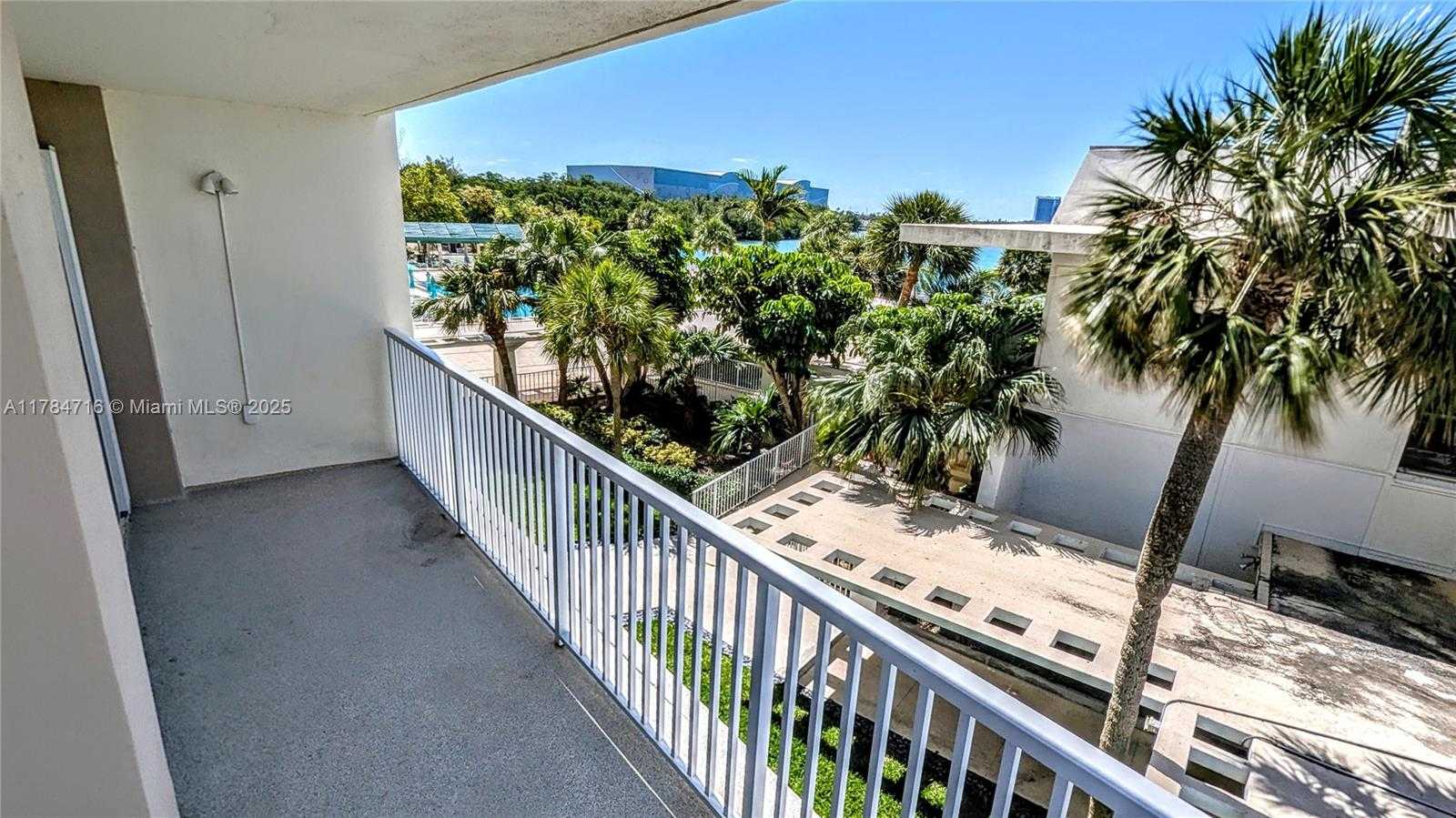 Small Image of 300 BAYVIEW DR #206, Sunny Isles Beach Number 15