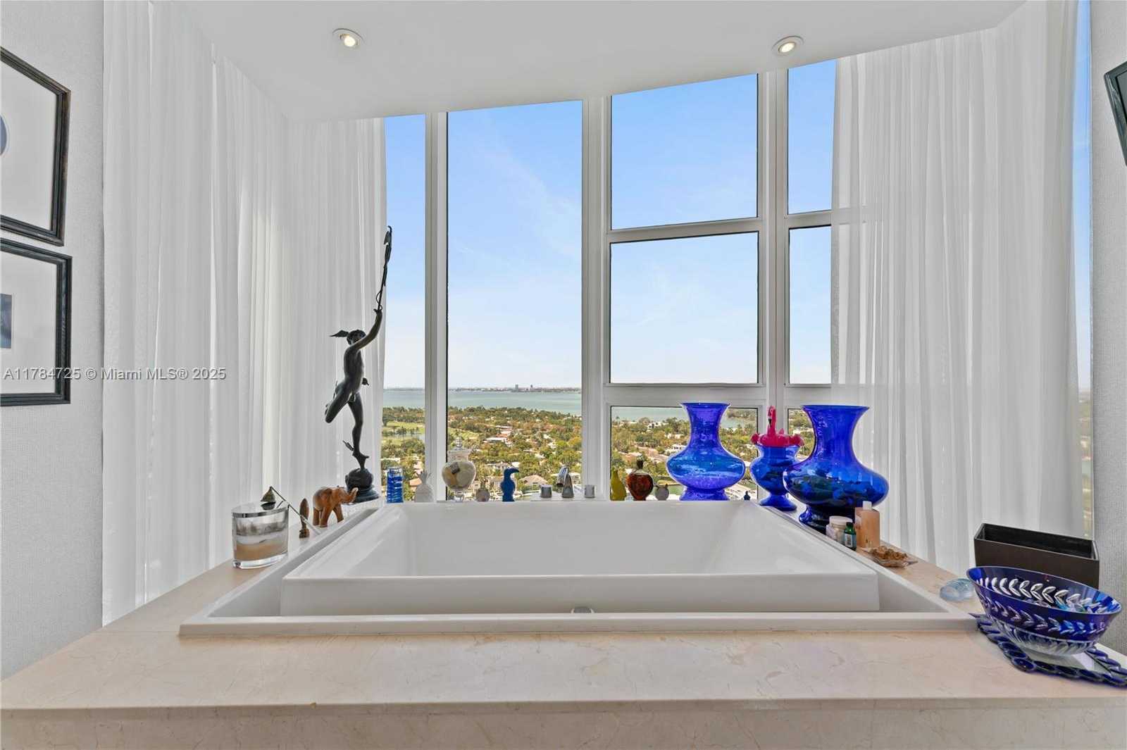 Small Image of 6000 INDIAN CREEK DR #PH-2501, Miami Beach Number 22
