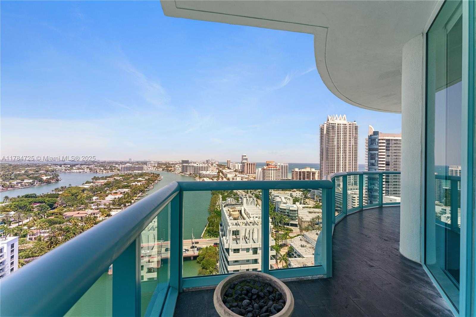 Small Image of 6000 INDIAN CREEK DR #PH-2501, Miami Beach Number 4