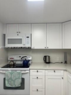 Small Image of 20379 E Country Club Dr, Aventura, FL 33180, USA Number 3