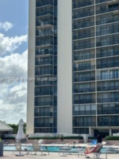Small Image of 20379 E Country Club Dr, Aventura, FL 33180, USA Number 42