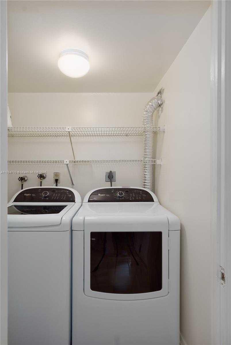 Small Image of 2 GROVE ISLE DR #B703, Miami Number 11