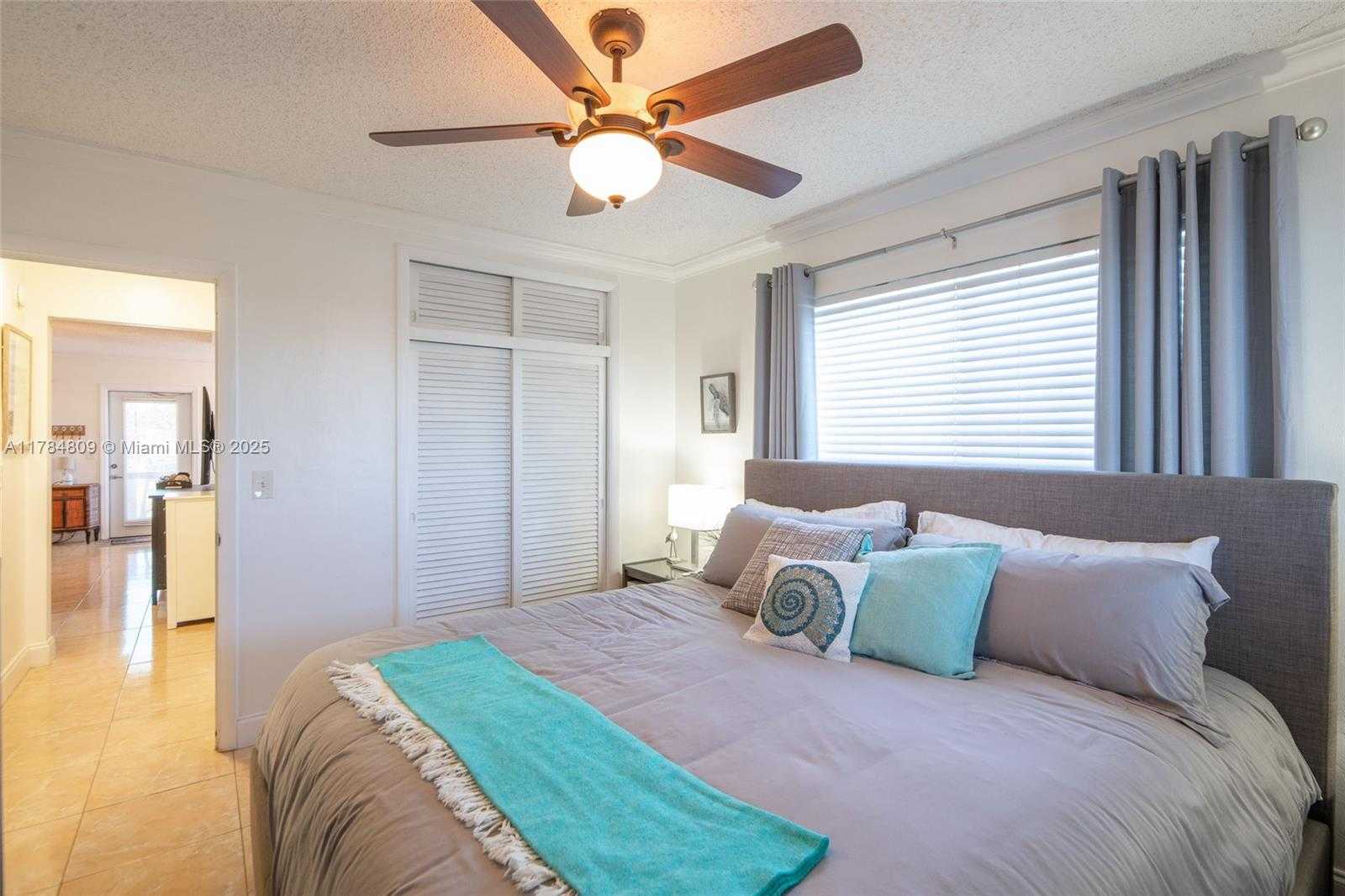 Small Image of 920 SOUTH WEST 10TH TER #12AR, Hallandale Beach Number 12