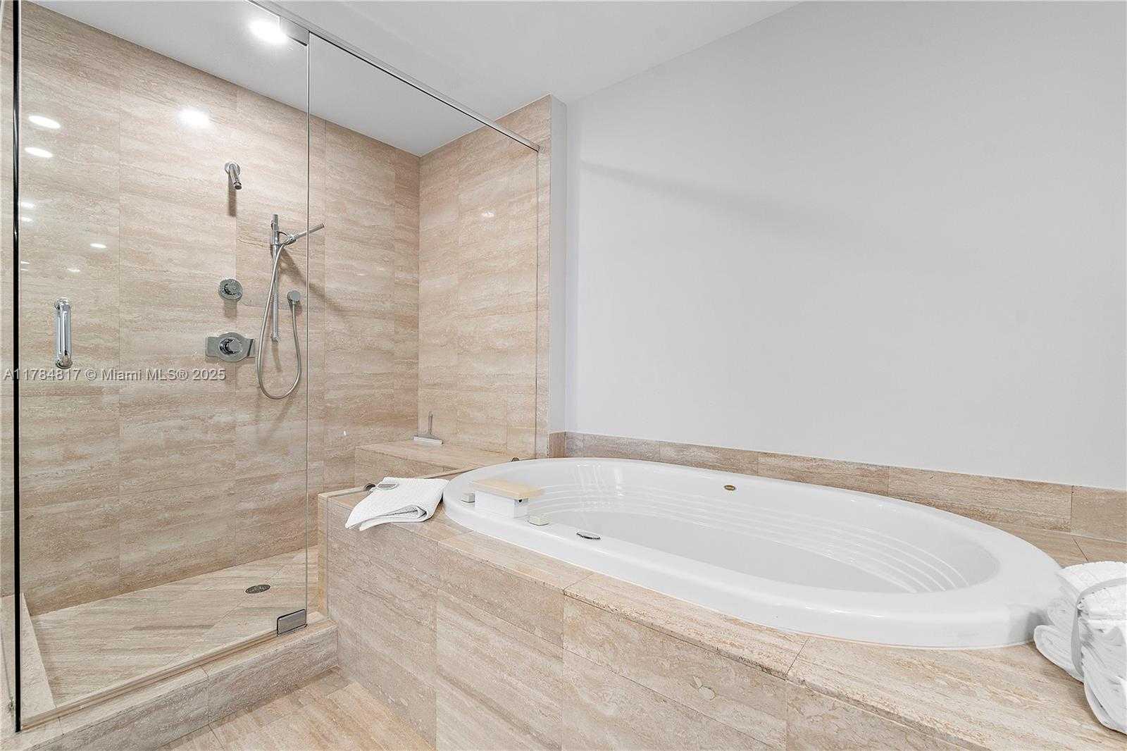 Small Image of 15811 COLLINS AVE #1707, Sunny Isles Beach Number 14