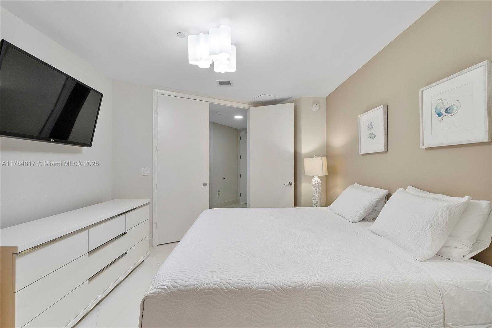 Small Image of 15811 COLLINS AVE #1707, Sunny Isles Beach Number 32