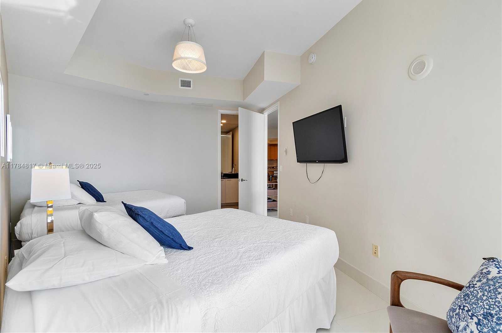 Small Image of 15811 COLLINS AVE #1707, Sunny Isles Beach Number 8