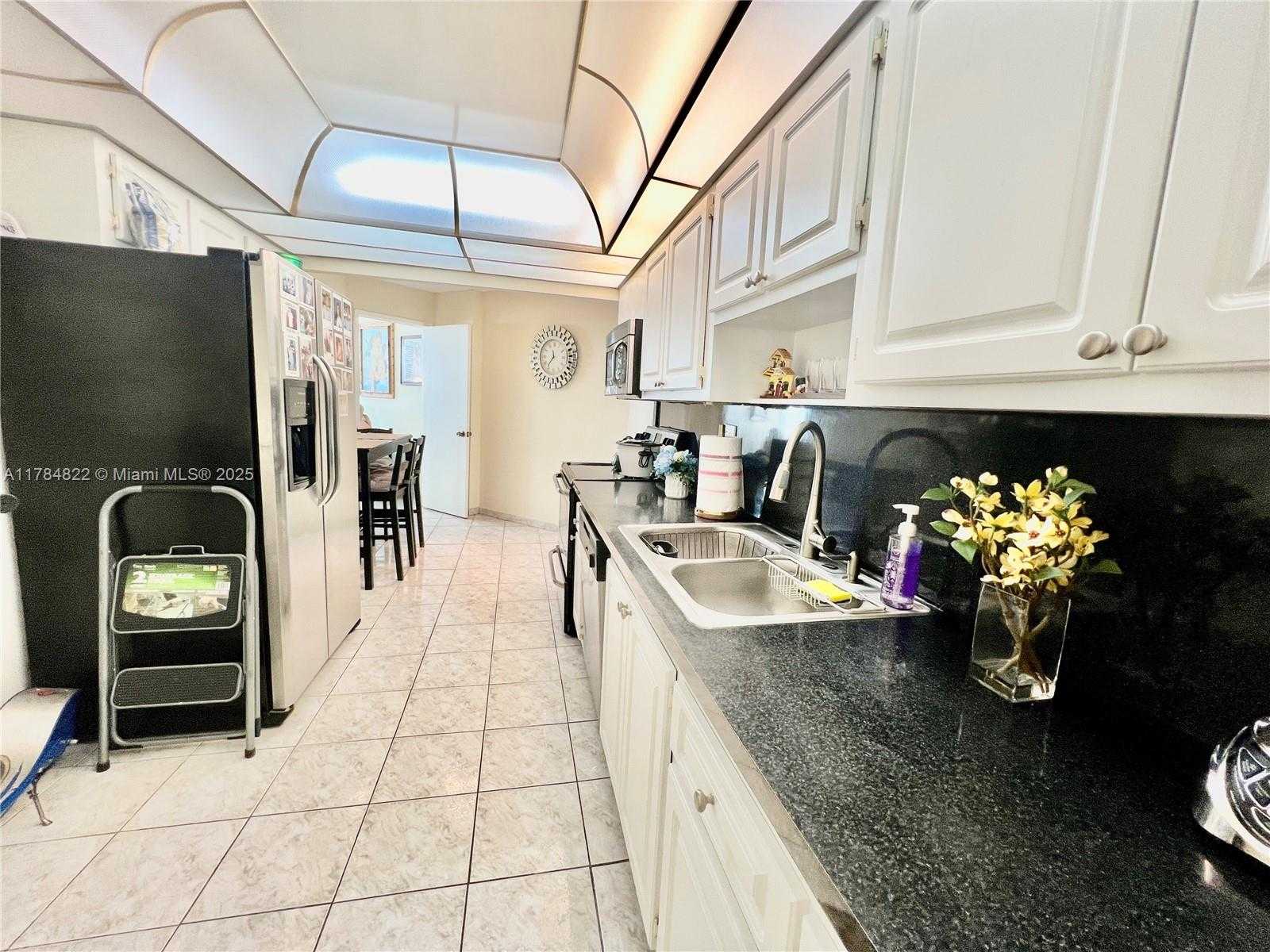 Small Image of 7135 COLLINS AVE #621, Miami Beach Number 22