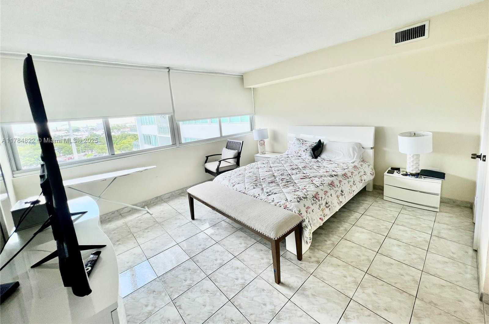 Small Image of 7135 COLLINS AVE #621, Miami Beach Number 25