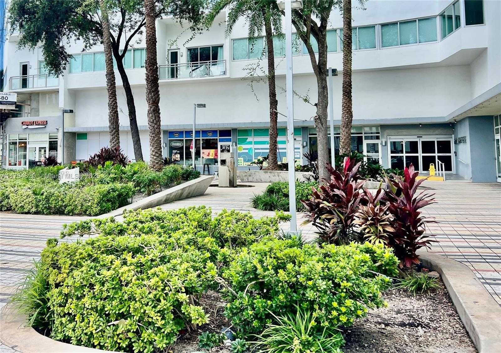 Small Image of 7135 COLLINS AVE #621, Miami Beach Number 4