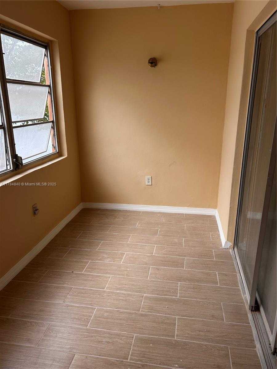 Small Image of 18900 NORTH EAST 3RD CT #520, Miami Number 6
