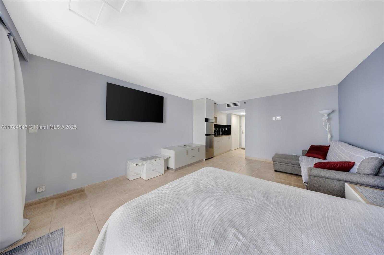 Small Image of 19201 COLLINS AVE #925, Sunny Isles Beach Number 13