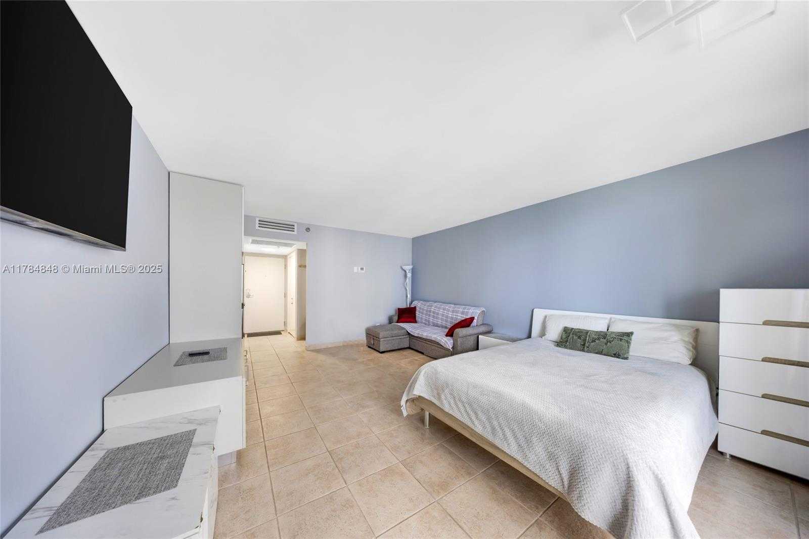 Small Image of 19201 COLLINS AVE #925, Sunny Isles Beach Number 6