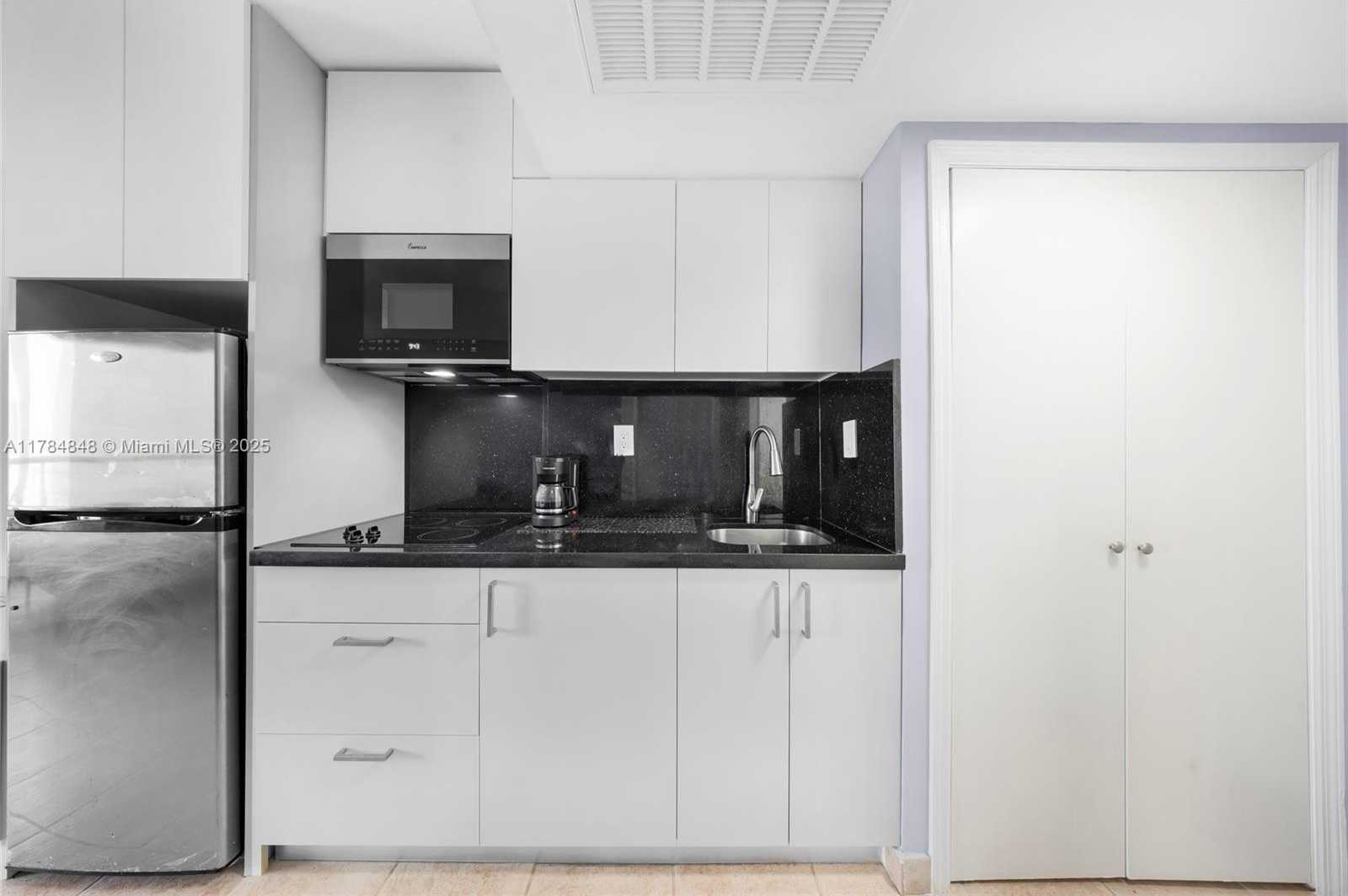 Small Image of 19201 COLLINS AVE #925, Sunny Isles Beach Number 8