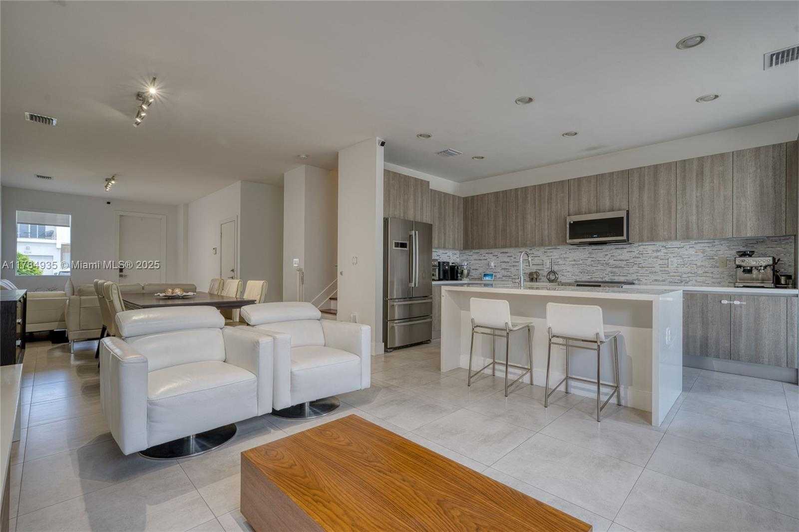 Small Image of 10240 NORTH WEST 72ND TER, Doral Number 12