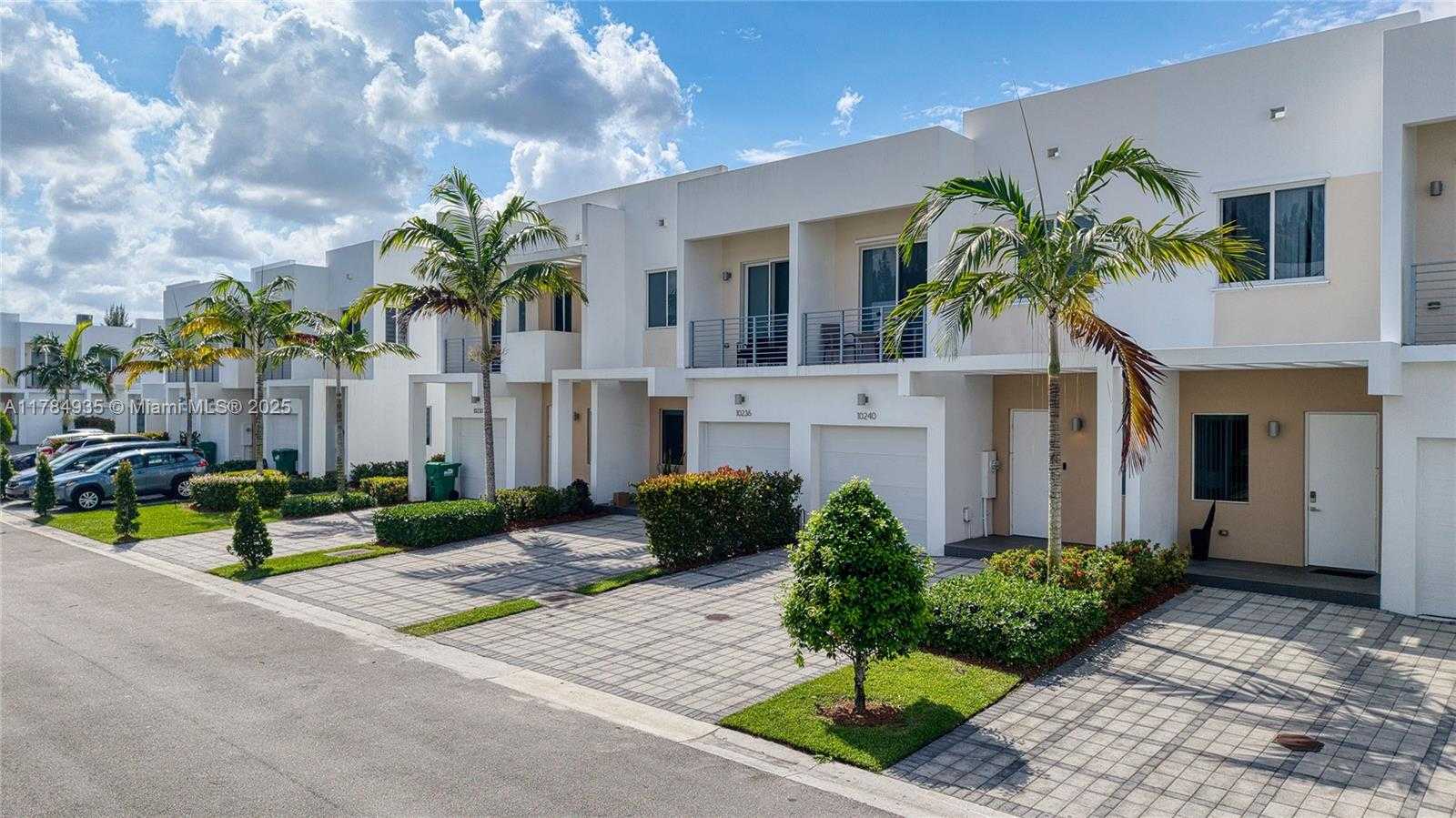 Small Image of 10240 NORTH WEST 72ND TER, Doral Number 3