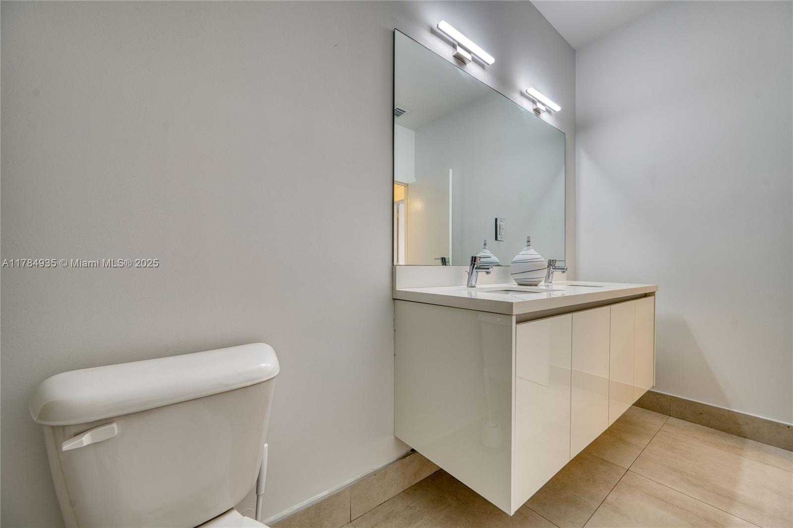 Small Image of 10240 NORTH WEST 72ND TER, Doral Number 30