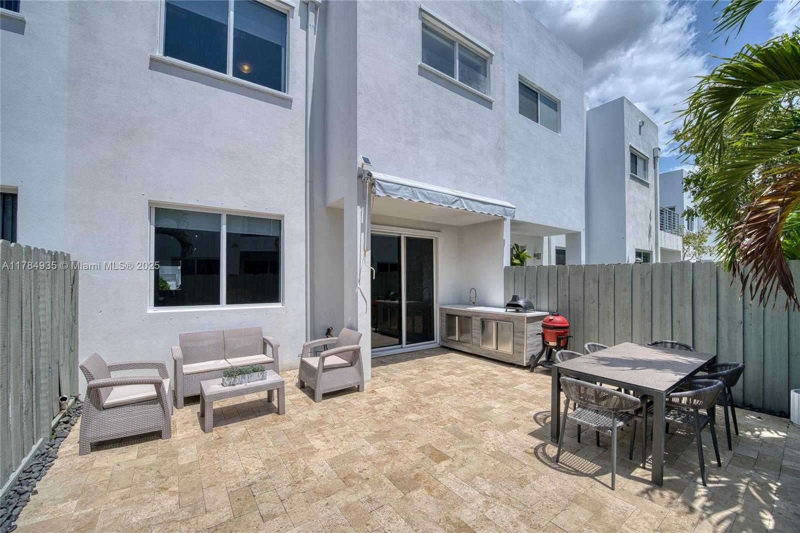 Small Image of 10240 NORTH WEST 72ND TER, Doral Number 38