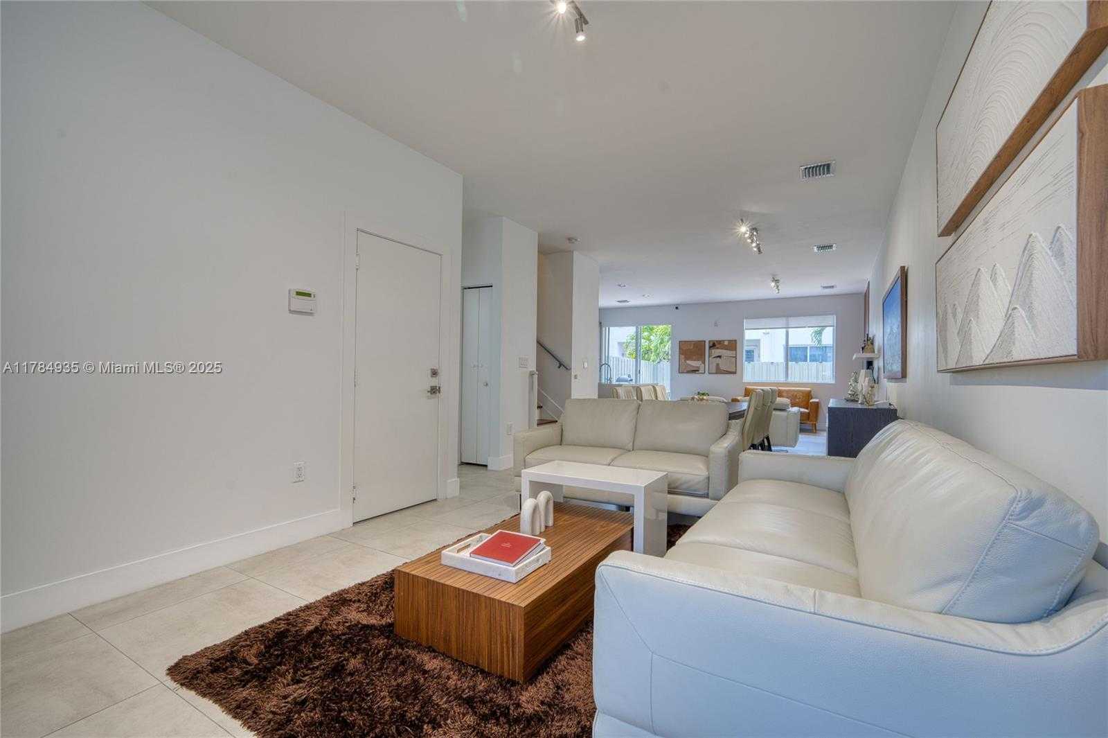 Small Image of 10240 NORTH WEST 72ND TER, Doral Number 6