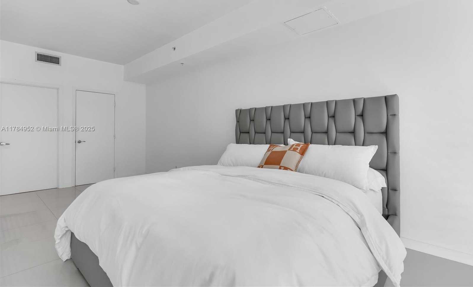 Small Image of 60 SOUTH WEST 13TH ST #3416, Miami Number 14