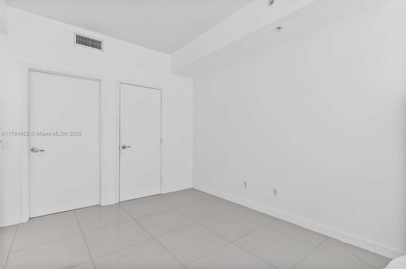 Small Image of 60 SOUTH WEST 13TH ST #3416, Miami Number 19