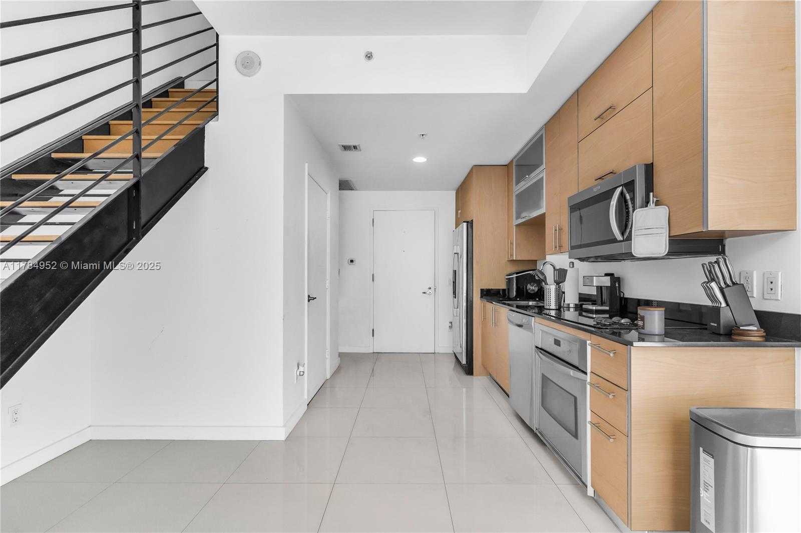 Small Image of 60 SOUTH WEST 13TH ST #3416, Miami Number 8