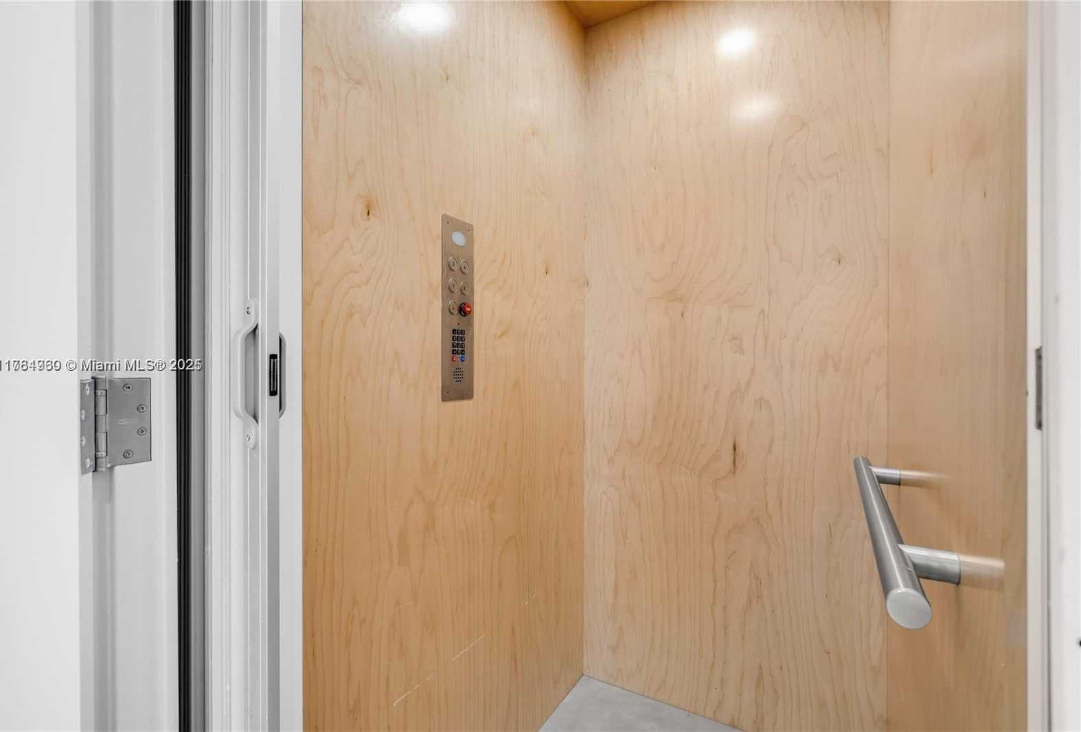 Small Image of 650 NORTH EAST 32ND ST #BH6, Miami Number 18