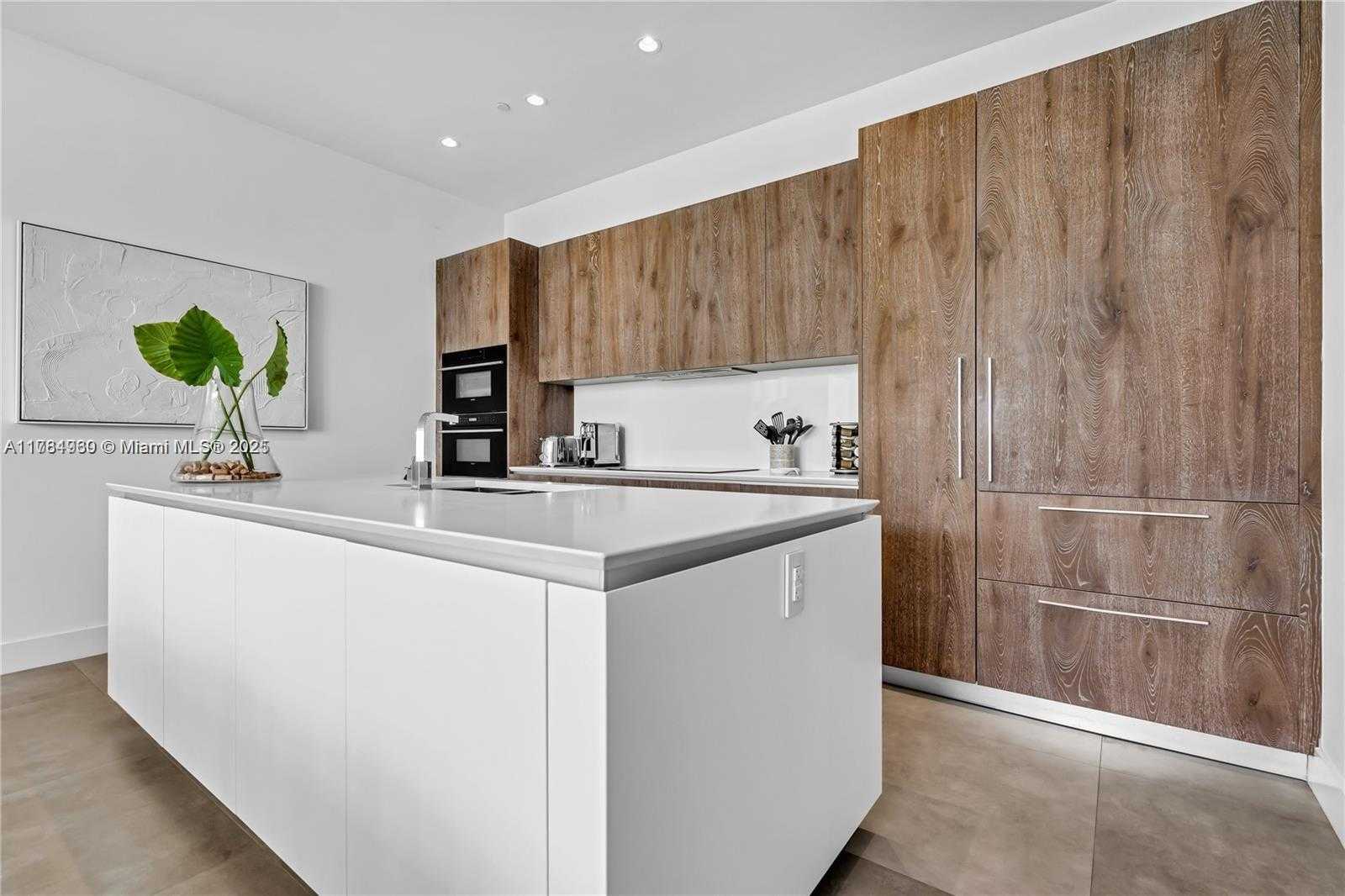 Small Image of 650 NORTH EAST 32ND ST #BH6, Miami Number 28