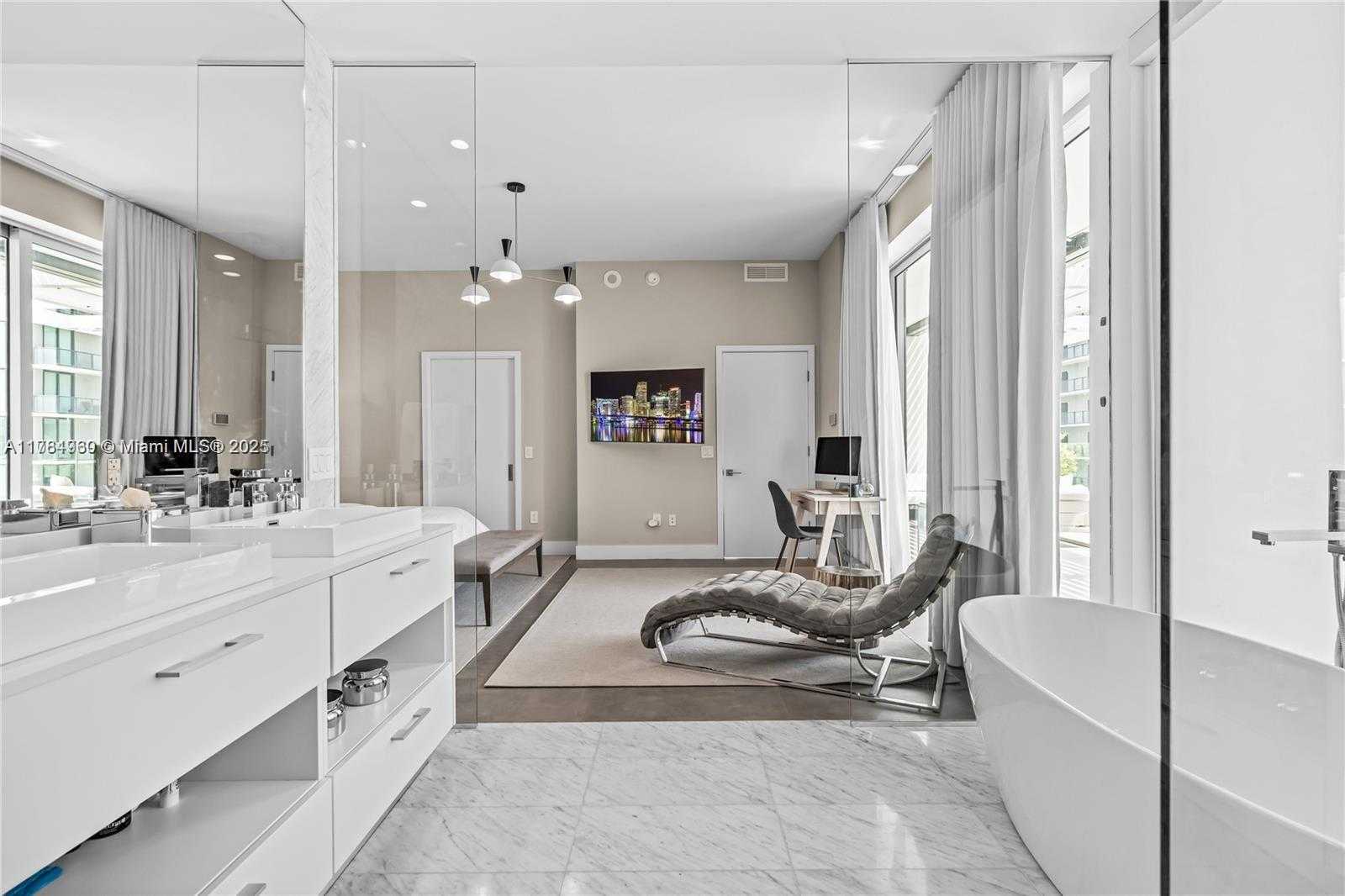Small Image of 650 NORTH EAST 32ND ST #BH6, Miami Number 43