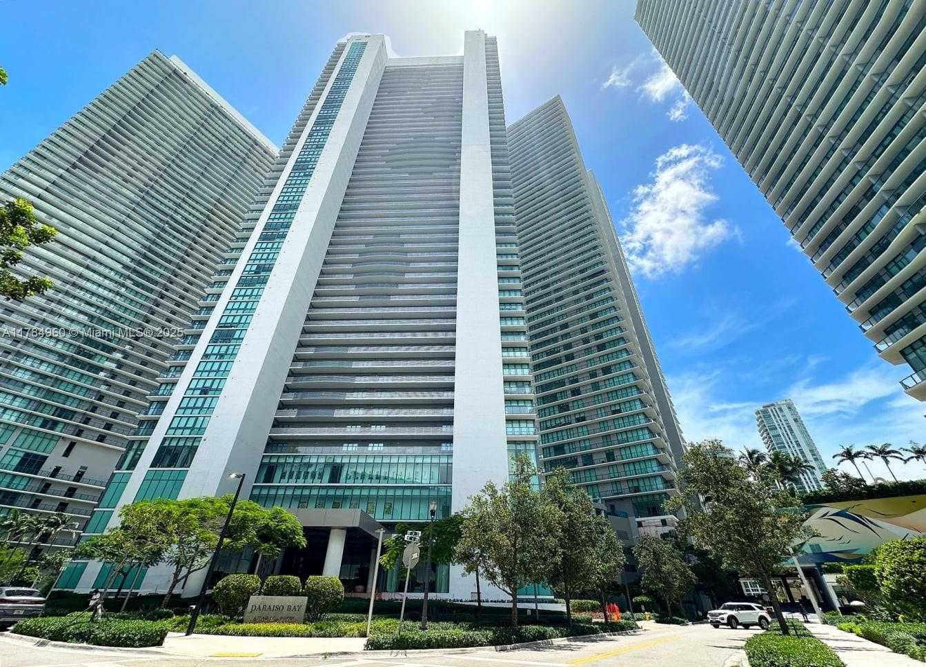 Small Image of 650 NORTH EAST 32ND ST #BH6, Miami Number 69