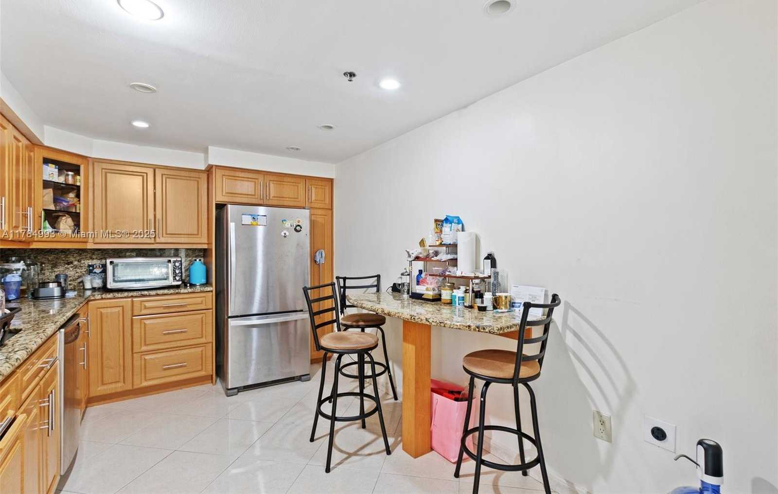Small Image of 17600 NORTH BAY RD #N701, Sunny Isles Beach Number 15