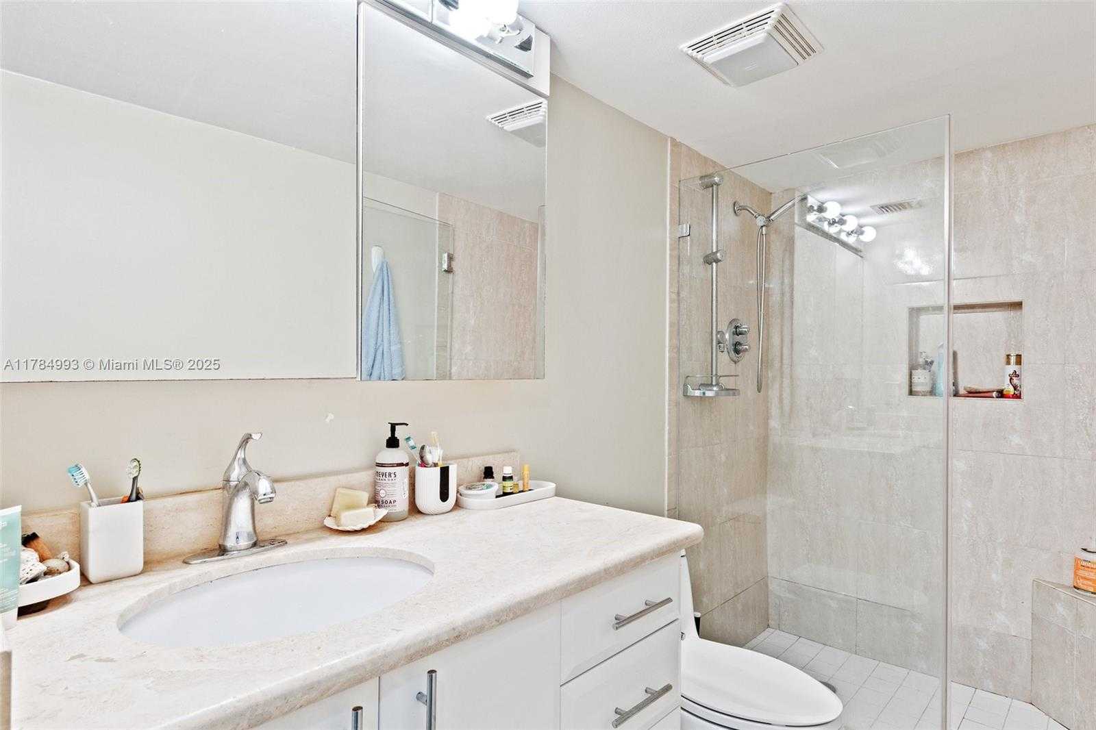 Small Image of 17600 NORTH BAY RD #N701, Sunny Isles Beach Number 19