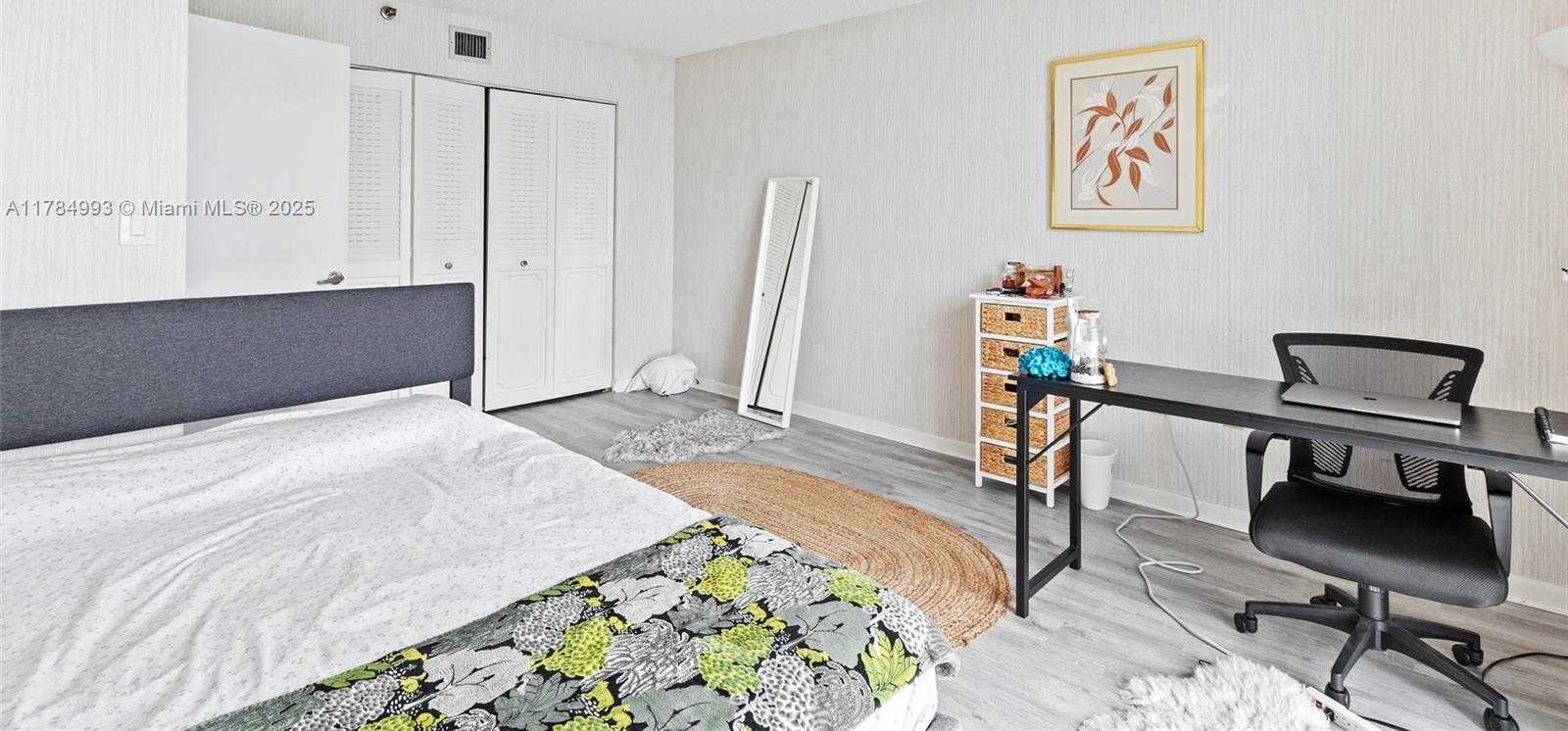 Small Image of 17600 NORTH BAY RD #N701, Sunny Isles Beach Number 23