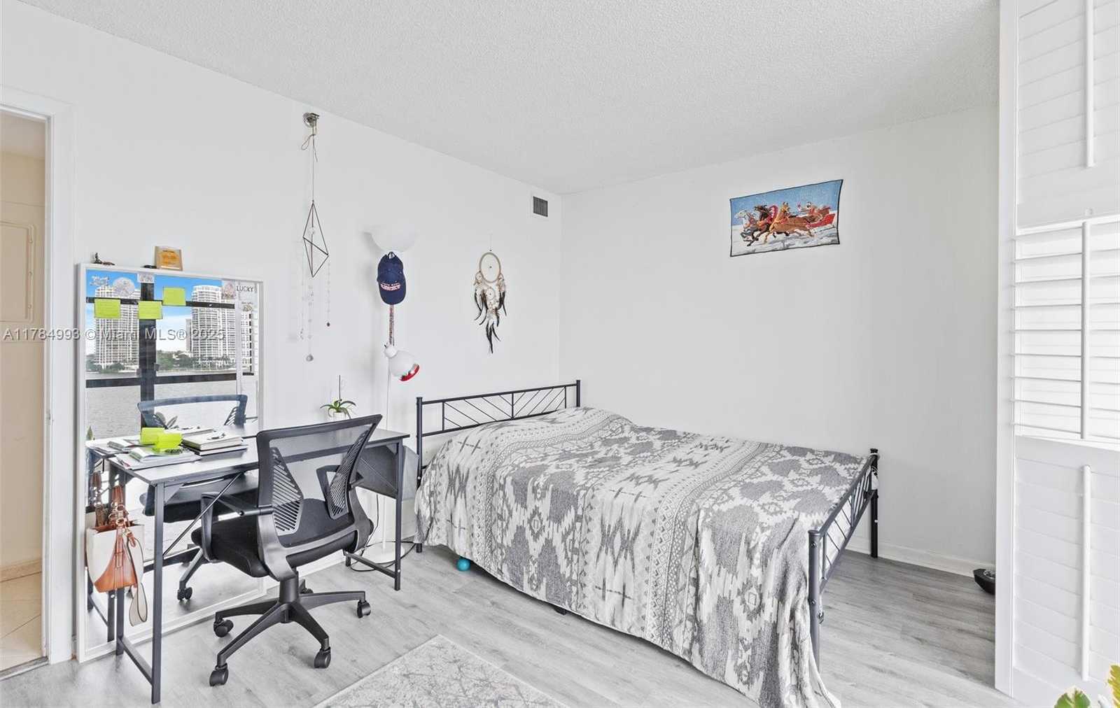 Small Image of 17600 NORTH BAY RD #N701, Sunny Isles Beach Number 24