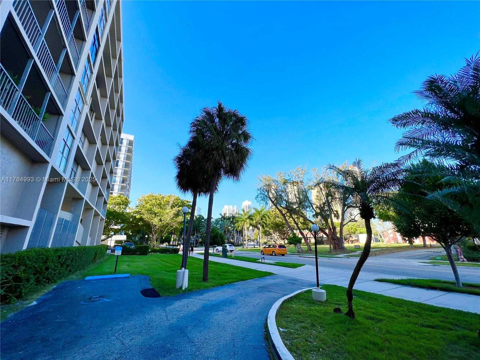 Small Image of 17600 NORTH BAY RD #N701, Sunny Isles Beach Number 28