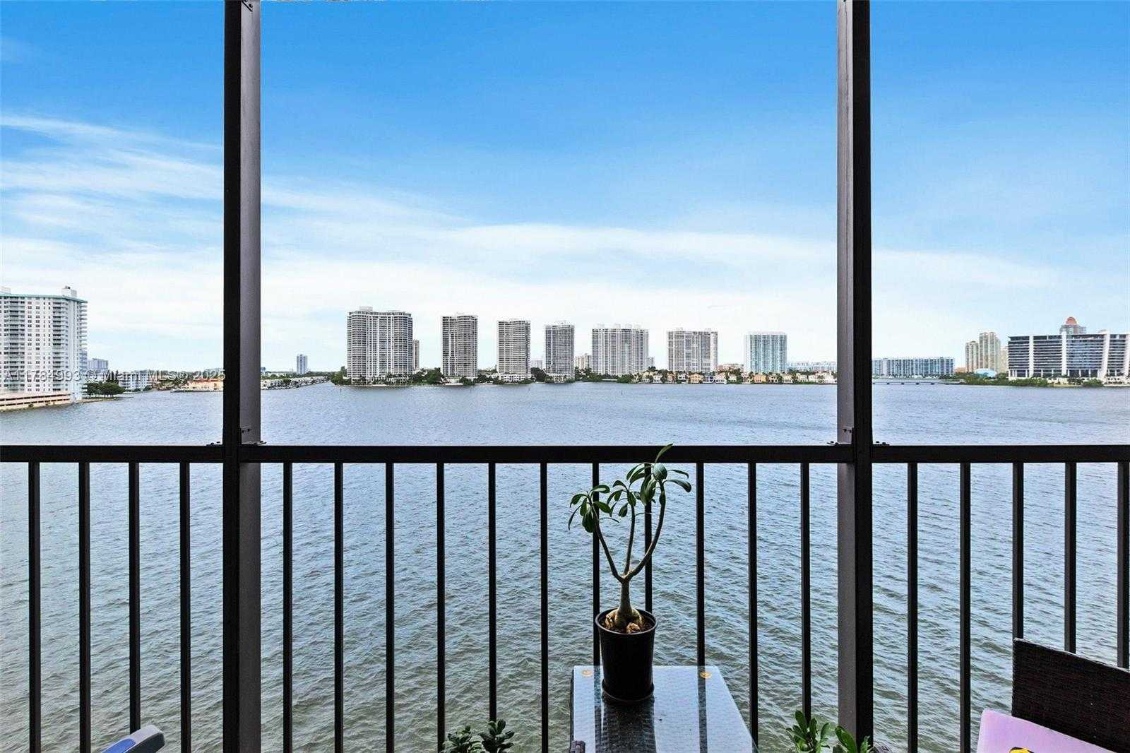 Small Image of 17600 NORTH BAY RD #N701, Sunny Isles Beach Number 3