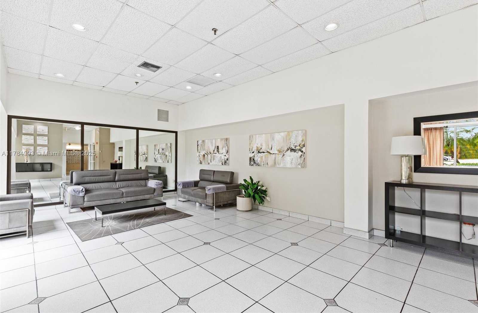 Small Image of 17600 NORTH BAY RD #N701, Sunny Isles Beach Number 32