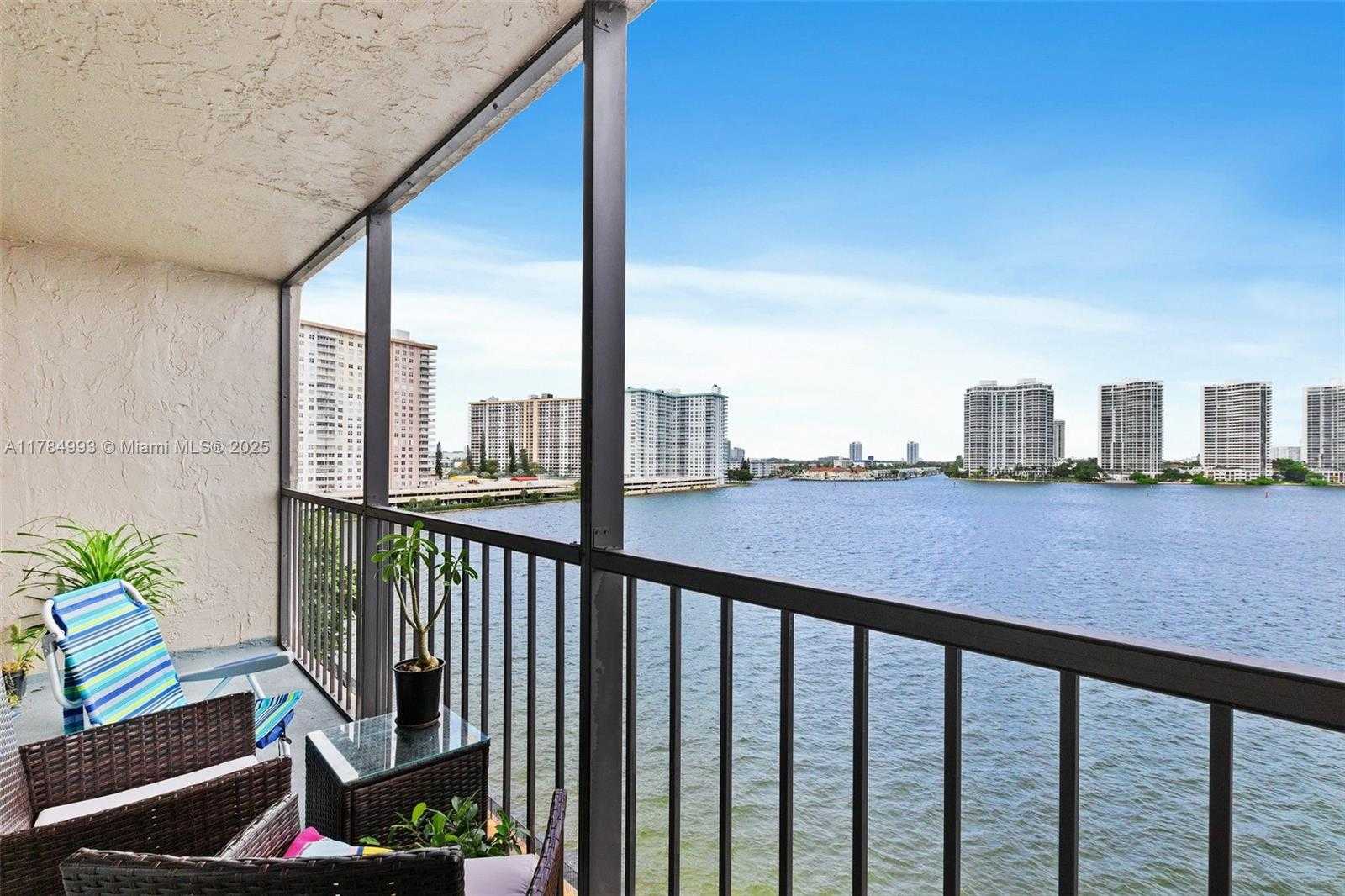 Small Image of 17600 NORTH BAY RD #N701, Sunny Isles Beach Number 4