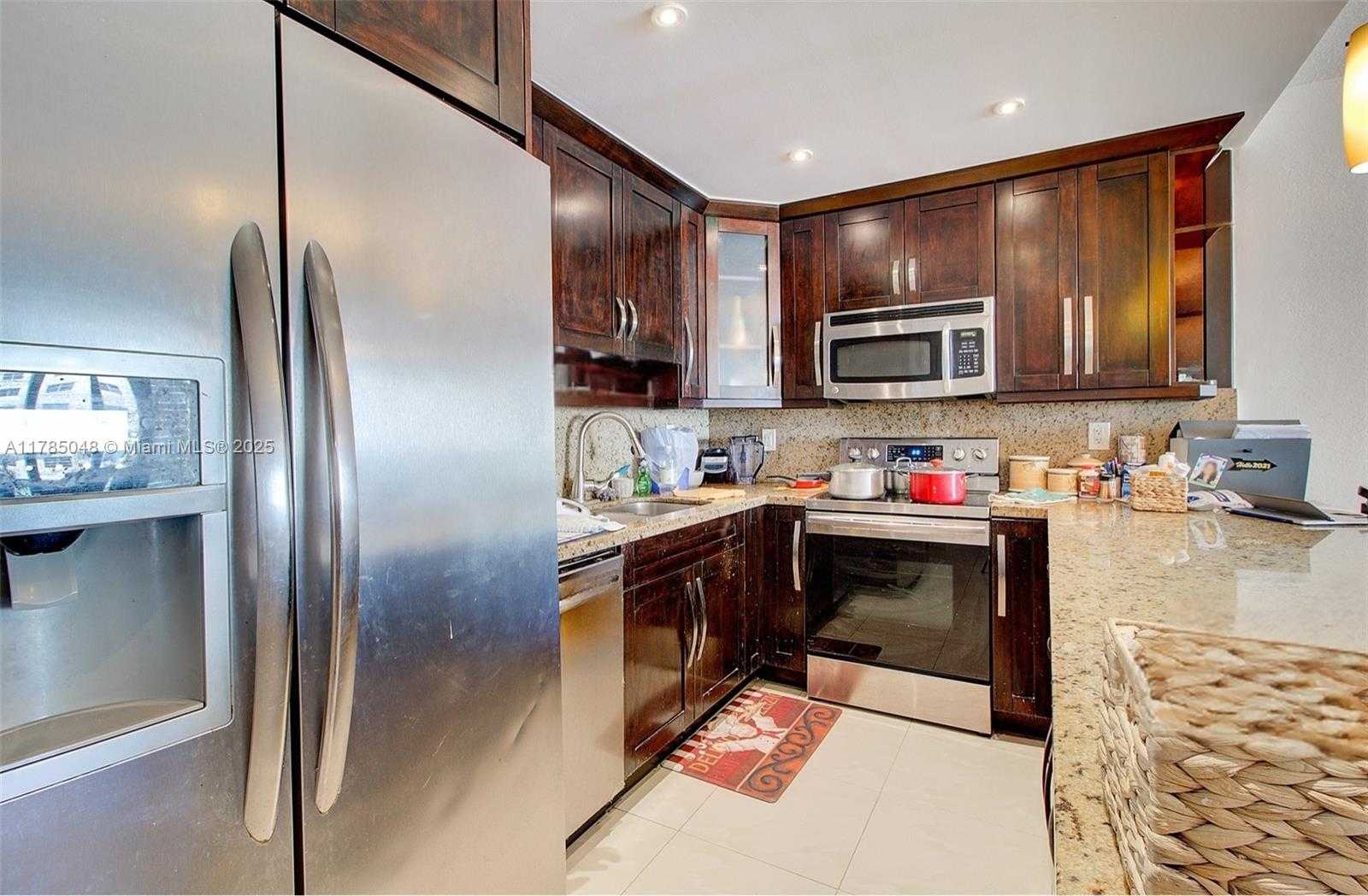 Small Image of 19380 COLLINS AVE #1002, Sunny Isles Beach Number 4
