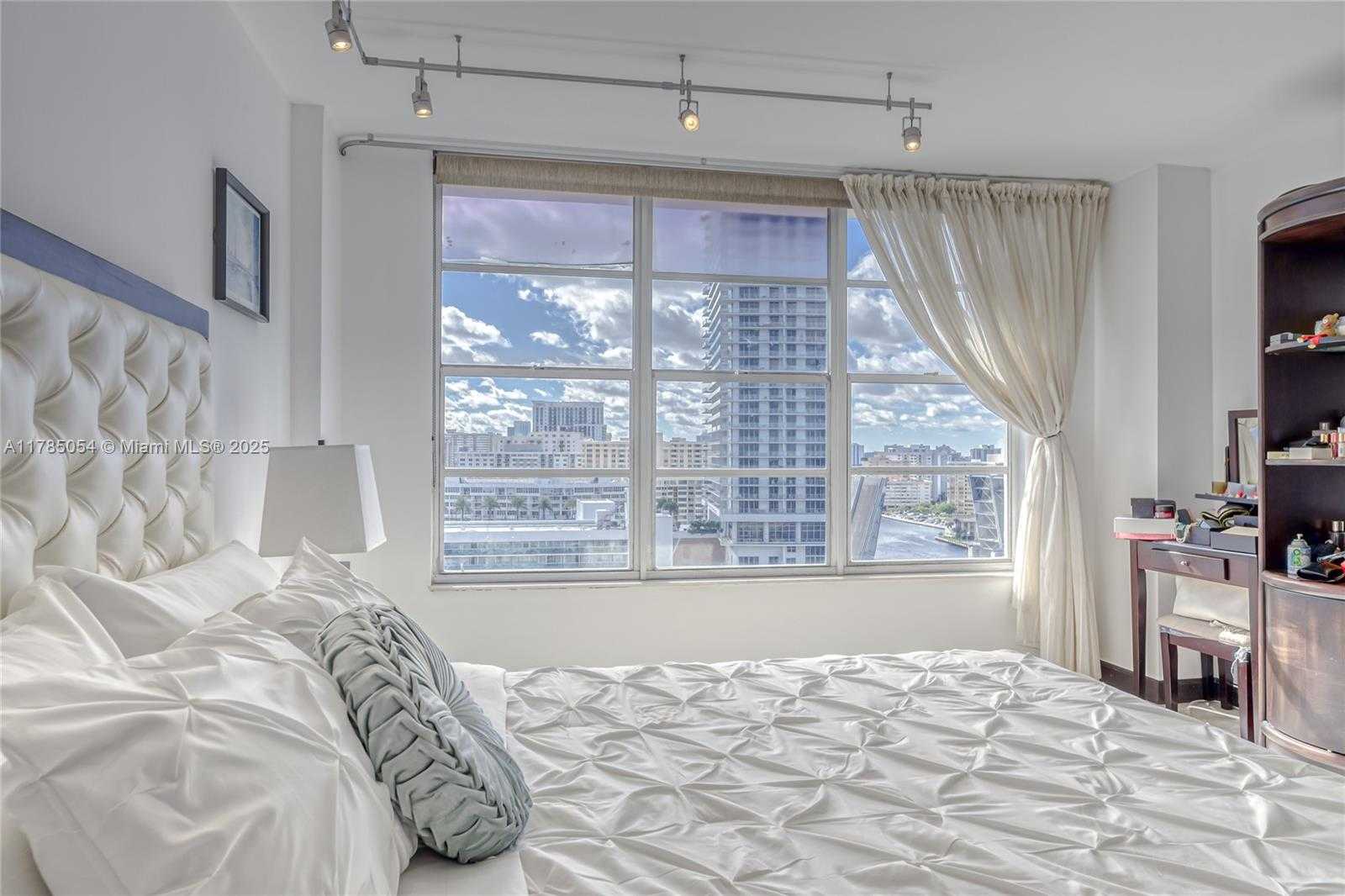 Small Image of 3800 SOUTH OCEAN DRIVE #1606, Hollywood Number 7