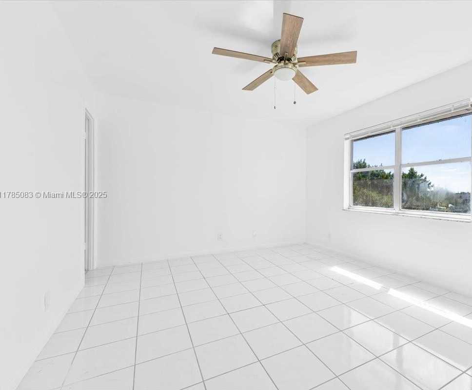 Small Image of 3300 SPANISH MOSS TER #411, Lauderhill Number 21