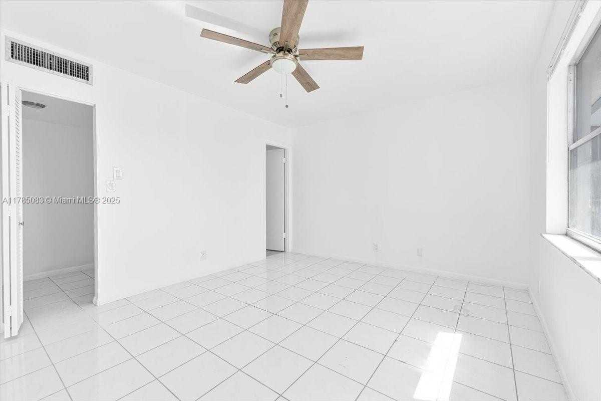 Small Image of 3300 SPANISH MOSS TER #411, Lauderhill Number 22