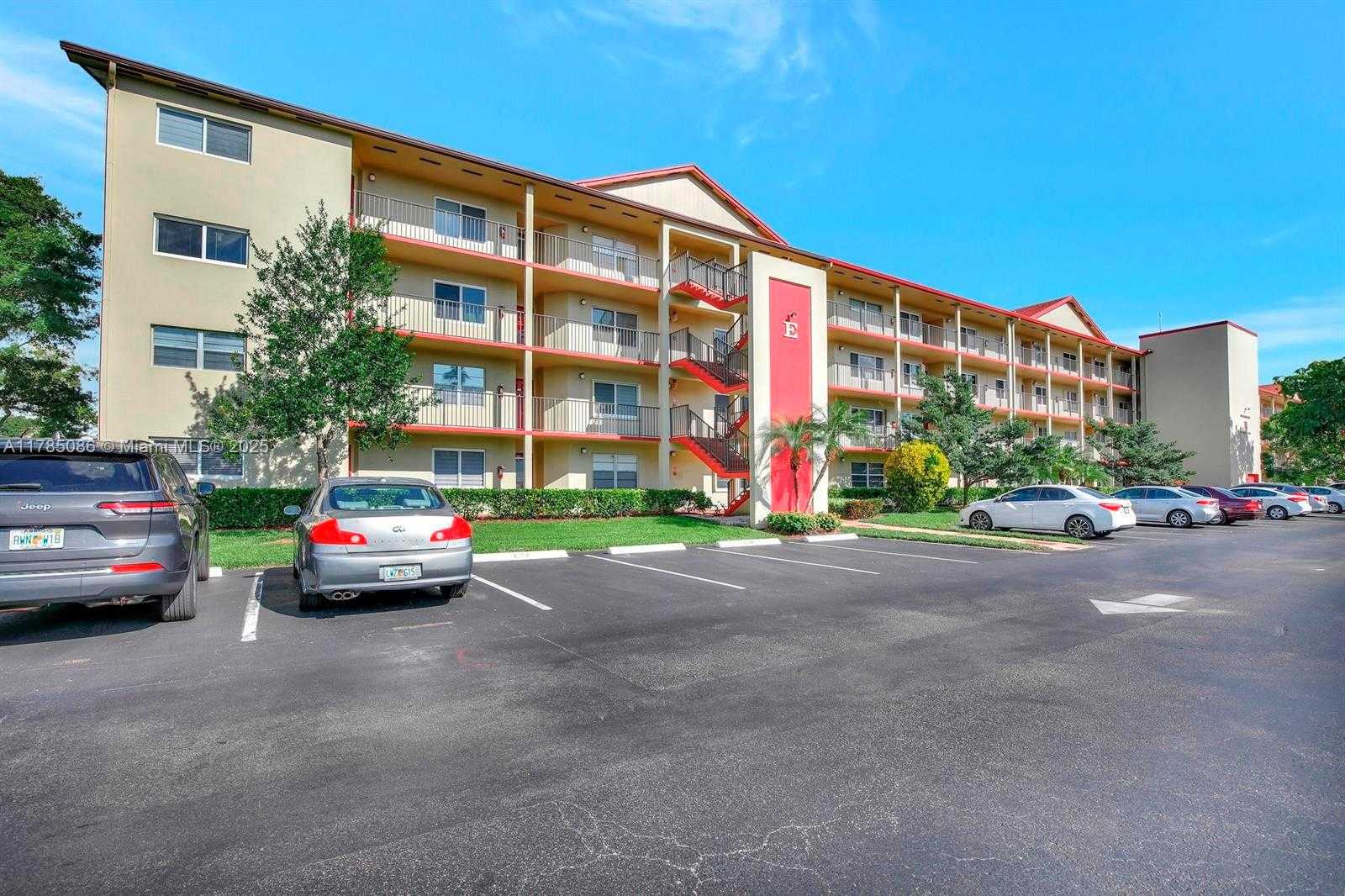 Small Image of 901 SOUTH WEST 128TH TER #407A, Pembroke Pines Number 2